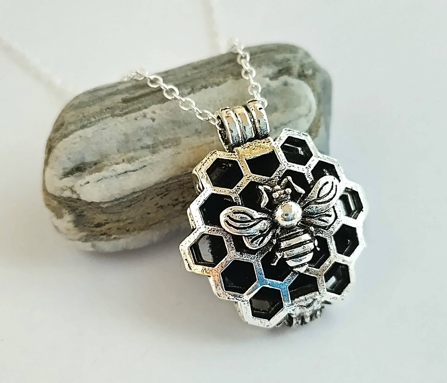 Aromatherapy Necklace -Bee Locket