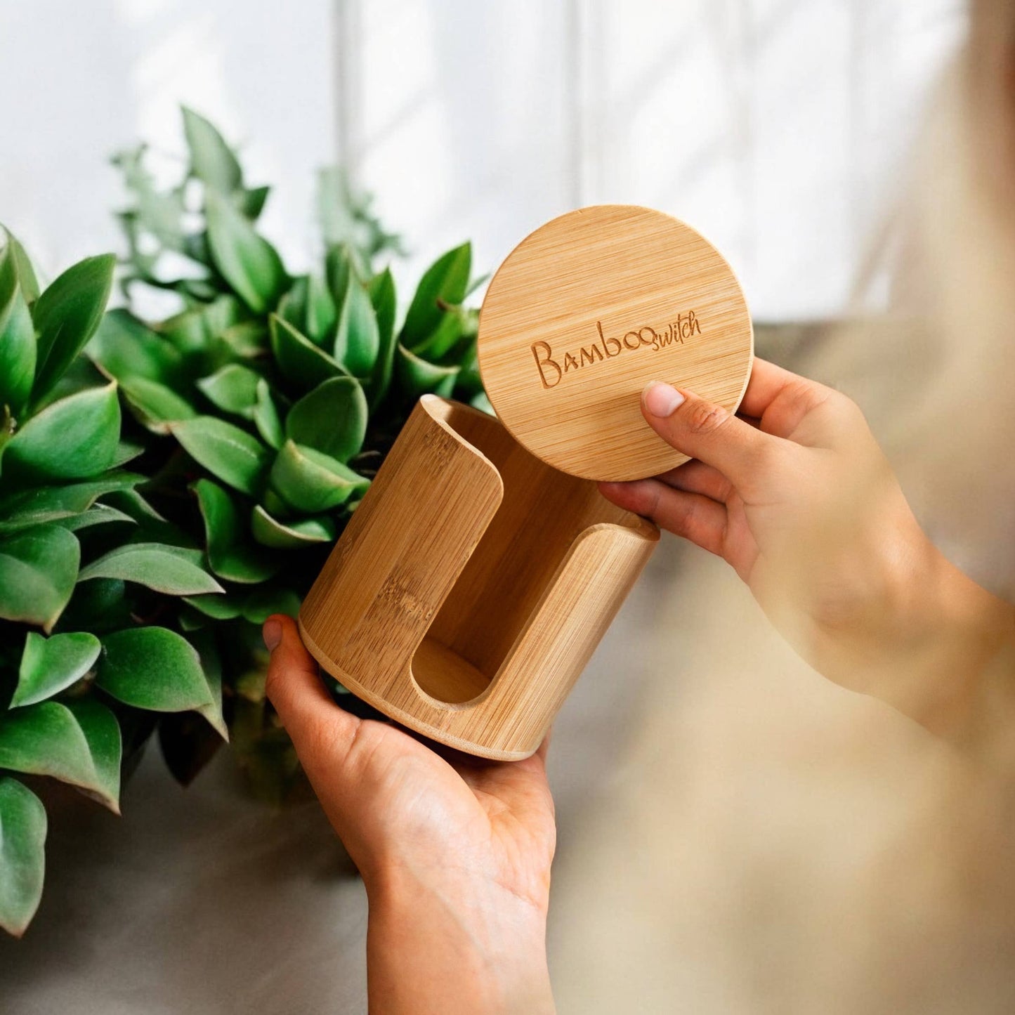 Facial Cleanser Holder | Bamboo