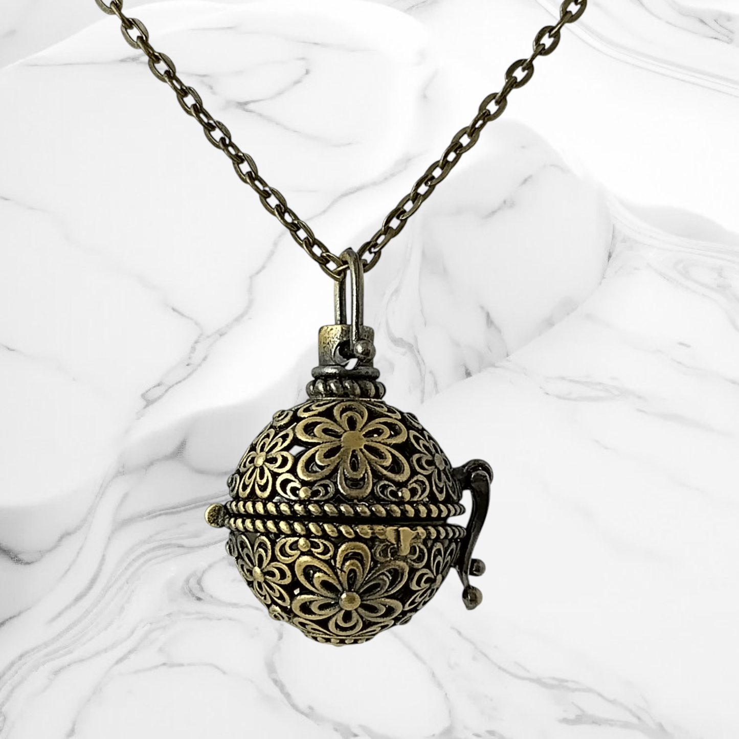Aromatherapy Necklace - Bronze Round Locket
