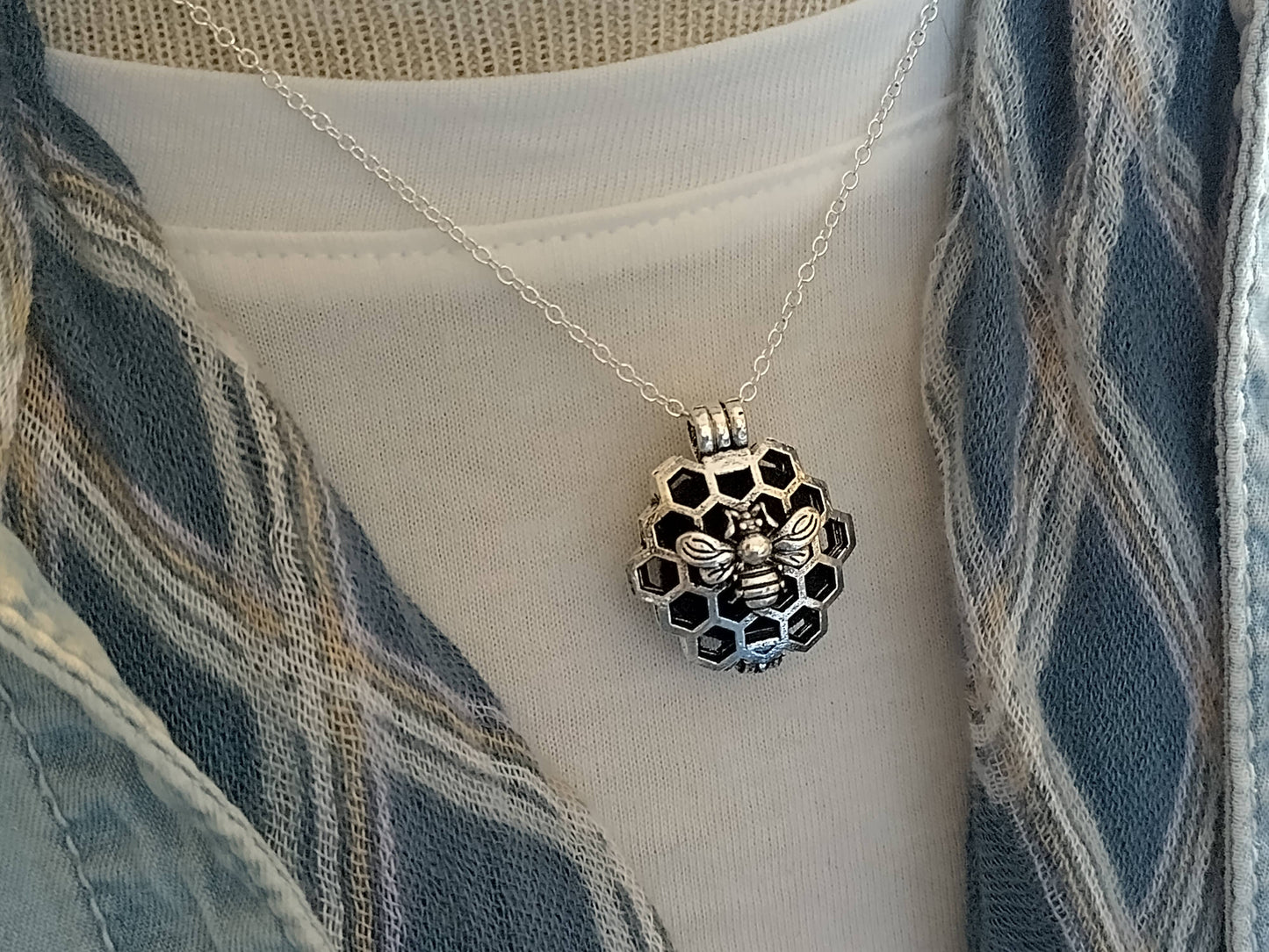Aromatherapy Necklace -Bee Locket